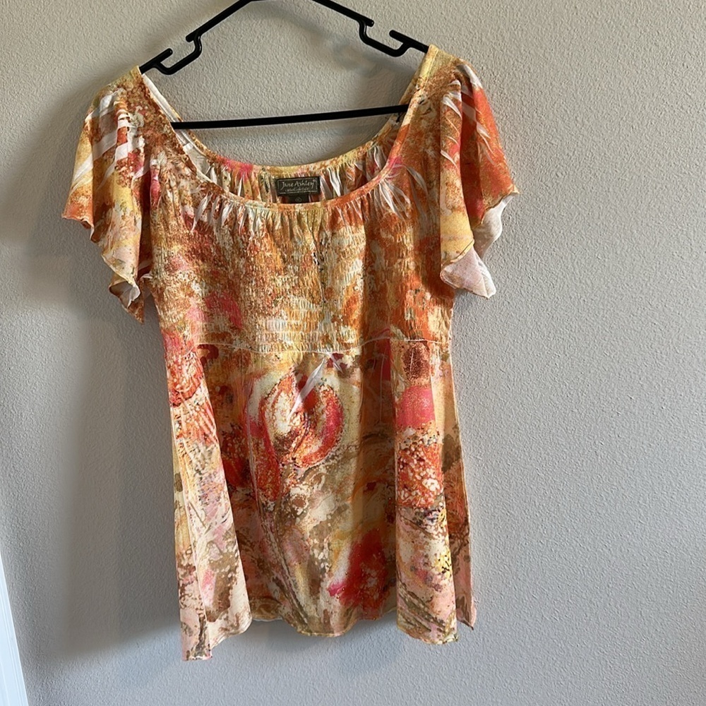 Jane Ashley Short sleeve, smocked bodice size XL yellow orange design Gold studs